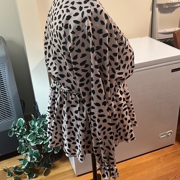 Flowy top - Picture 2 of 5